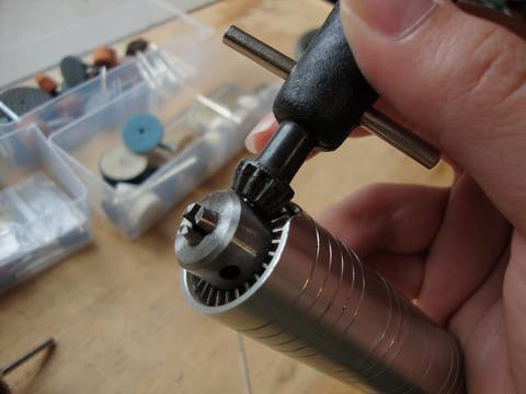 Metalsmithing: The Flexible Shaft Machine